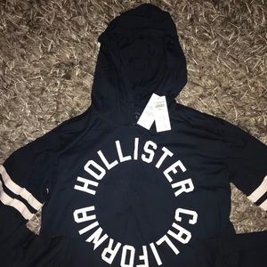 NWT Hollister Hooded Crop Graphic Tee Sz Medium